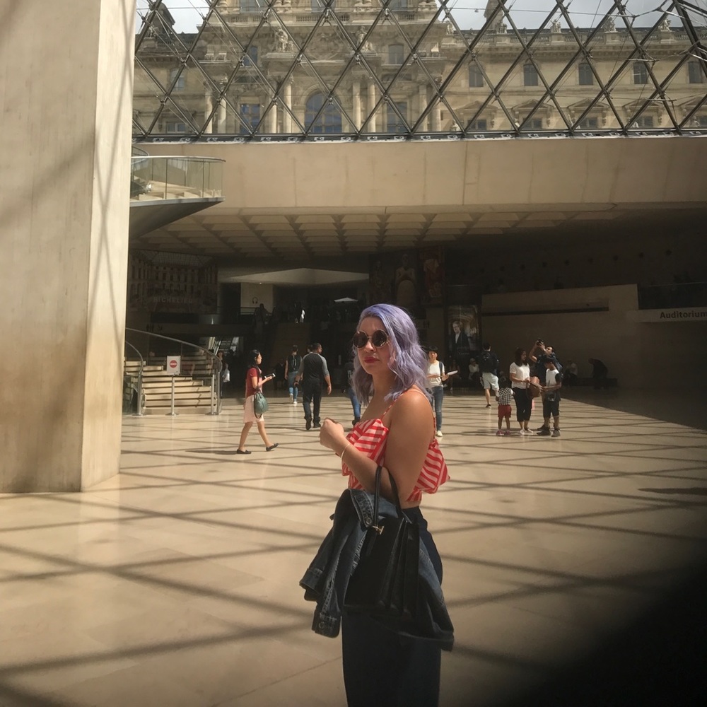 Meet your Posher, Flora